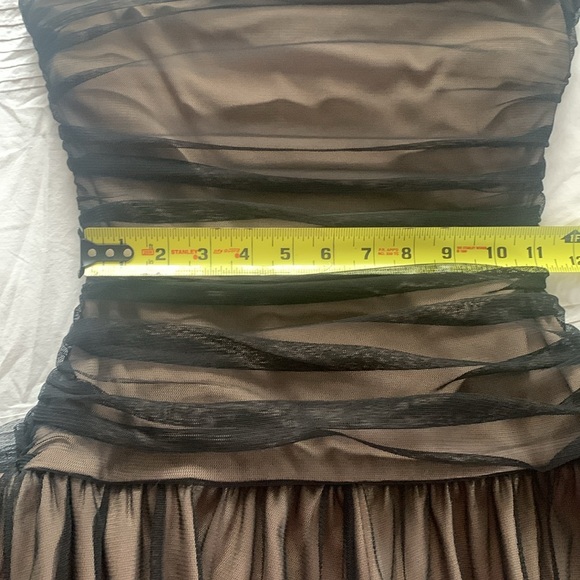 Shape FX cocktail formal dress black mesh over nude lining size 6 GUC - Picture 12 of 16